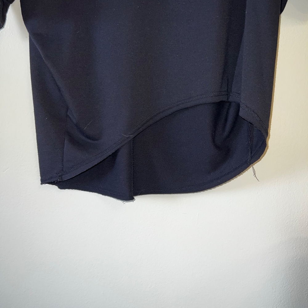 Comfy High-Lo Top - Picture 3 of 7